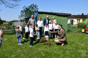 Inauguracja projektu "Owoce Pamięci" w Gminie Stryków