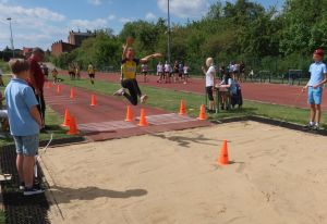 Czwórbój lekkoatletyczny  -  zawody powiatowe w Aleksandrowie Łódzkim