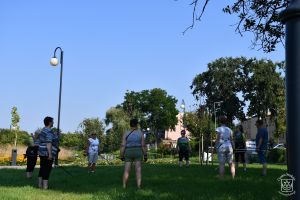 Warsztaty Nordic Walking w parku nad Moszczenicą, drugie z kolei zajęcia