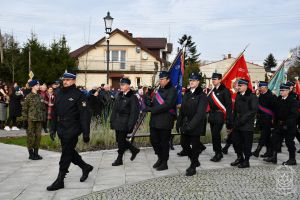 Poczty sztandarowe straży pożarnych prowadzone przez Marcina Łysonia – Komendanta Miejsko – Gminnego Związku OSP RP w...