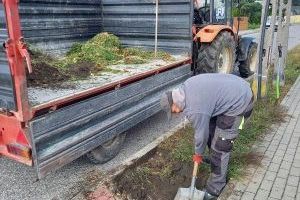 Jesienne prace na zieleńcach w Strykowie