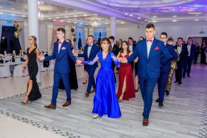 Studniówka 2023 maturzystów ZS Nr 1 w Bratoszewicach