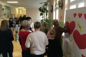Randka w ciemno z książką - nietypowa akcja czytelnicza w SP Niesułków