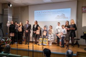 Wręczenie nagród laureatom konkursu, fot. źródło: WBP w Łodzi