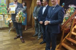 Wręczenie nagród w plastyczycznym konkursie wielkanocnym OKiR