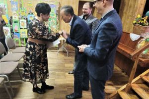 Wręczenie nagród w plastyczycznym konkursie wielkanocnym OKiR