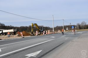 Prace przygotowawcze do przebudowy skrzyżowania drogi gminnej w Smolicach z DW 708