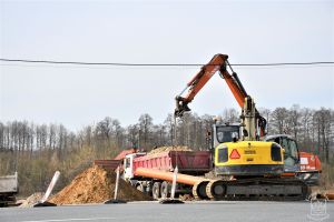 Prace przygotowawcze do przebudowy skrzyżowania drogi gminnej w Smolicach z DW 708