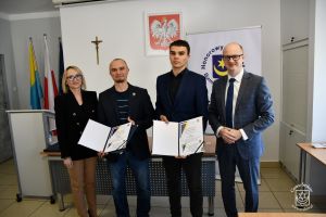 Laureaci Nagród Sportowych Burmistrza Strykowa - Michał Cytryniak i Jan Cytryniak. Nagrody wręczyli Burmistrz Strykowa...