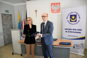 Burmistrz Strykowa Witold Kosmowski i Zastępca Burmistrza Strykowa Tamara Barańska-Kiemaczyńska
