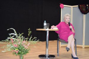 Spotkanie z Anną Seniuk w Domu Kultury w Niesułkowie