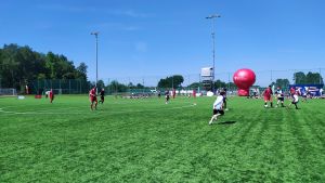 Impreza "Bądź aktywny w Dniu Dziecka" z udziałem SKS Bratoszewice, SKS Dobra i SKS Niesułków