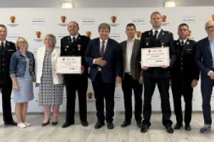 Naczelnik OSP Koźle Sławomir Borkowski, Zastępca Burmistrza Strykowa Tamara Barańska-Kiemaczyńska, Radna SWŁ Alicja...