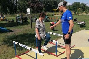 Zajęcia na siłowniach plenerowych w ramach SAS, park w Strykowie, 29.06.23