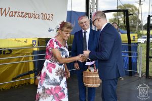 Wręczenie odznak "Zasłużony dla Rolnictwa", Dożynki Gminy Stryków 2023