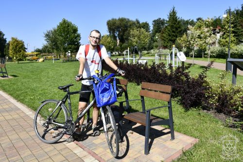 Kamil Czuj w parku nad rzeką Moszczenicą w Strykowie