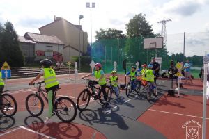 Festyn ,,Bezpieczny Rowerzysta’’🚴‍♀️na Orliku w Strykowie.