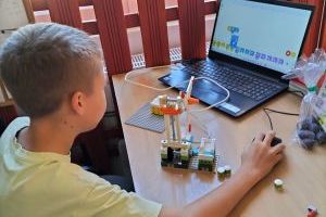 Zajęcia robotyki i programowania z klockami Lego w SP Dobra