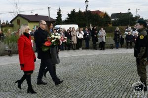 Burmistrz Strykowa Witold Kosmowski, Zastępca Burmistrza Strykowa Tamara Barańska-Kiemaczyńska oraz Sekretarz Gminy Stryków...