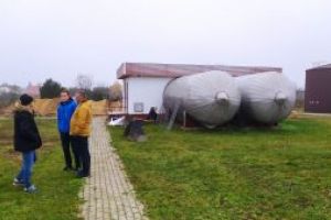 SUW Stryków w trakcie rozbudowy. Burmistrz Witold Kosmowski, Dyrektor ZGKiM Rafał Olczyk, kierownik Działu Technicznego...
