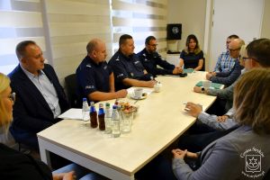 KPP Zgierz Monika Becherka, Naczelnik Wydziału Kryminalnego KPP Zgierz kom. Krzysztof Szychowski, Komendant KP Stryków...