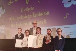 Gala wręczenia nagród Ogólnopolskiego Konkursu „Do Hymnu!”, delegacja SP w Niesułkowie, 30.11.23 Warszawa