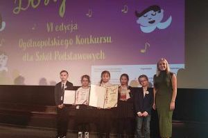 Gala wręczenia nagród Ogólnopolskiego Konkursu „Do Hymnu!”, delegacja SP w Niesułkowie, 30.11.23 Warszawa