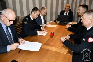 Starosta Zgierski Bogdan Jarota, Komendant Powiatowy PSP w Zgierzu bryg. Adam Antczak, Burmistrz Strykowa Witold Kosmowski,...