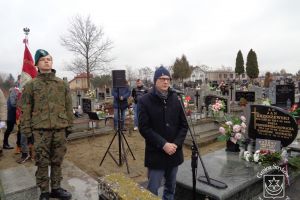 Odsłonięcie tablicy pamiątkowej na cmentarzu w Strykowie 15.12.2023 r.