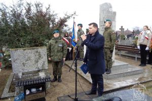 Odsłonięcie tablicy pamiątkowej na cmentarzu w Strykowie 15.12.2023 r.