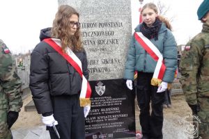 Odsłonięcie tablicy pamiątkowej na cmentarzu w Strykowie 15.12.2023 r.