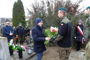 Odsłonięcie tablicy pamiątkowej na cmentarzu w Strykowie 15.12.2023 r.