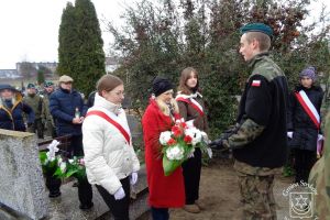 Odsłonięcie tablicy pamiątkowej na cmentarzu w Strykowie 15.12.2023 r.