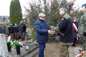 Odsłonięcie tablicy pamiątkowej na cmentarzu w Strykowie 15.12.2023 r.