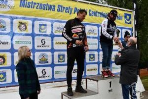 Wręczenie pucharów II Rundy Motocrossowych Mistrzostw Strefy Polski Centralnej 2023 w Strykowie. Z laureatami: Burmistrz...