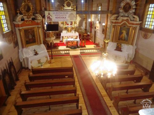 Zabytkowy kościół pw. św. Wojciecha w Niesułkowie, podłoga po renowacji