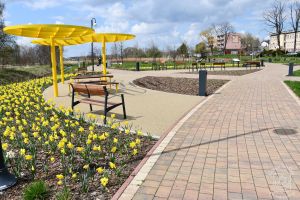 Nowy Park nad Moszczenicą, dodatkowe elementy małej architektury