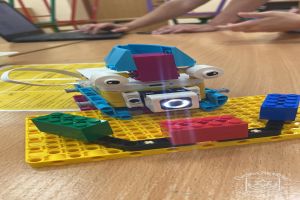 Robotyka i programowanie z LEGO w szkołach