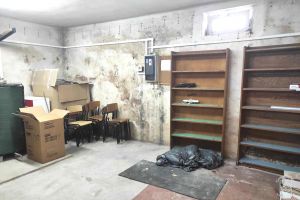 Mobilna strzelnica w ZS Nr1 w Bratoszewicach  - stan pomieszczenia przed wykonaniem strzelnicy