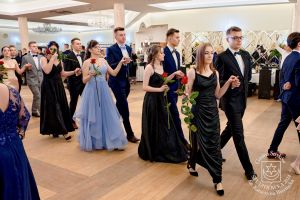 Studniówka 2024 maturzystów ZS Nr 1 w Bratoszewicach