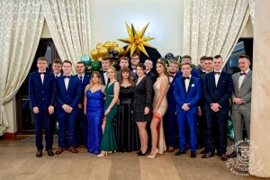 Studniówka 2024 maturzystów ZS Nr 1 w Bratoszewicach