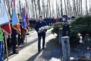 Obchody 161. rocznicy Bitwy stoczonej pod Dobrą w Powstaniu Styczniowym 1863 r. Kwiaty składa Sołtys Sołectwa Sosnowiec –...