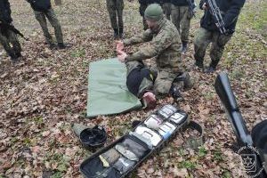 Ćwiczenia z 9 Łódzką Brygadą WOT w ZS Nr 1 w Bratoszewicach