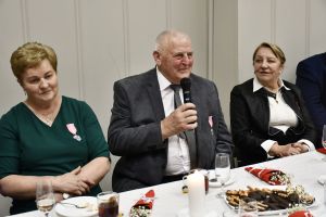 Uroczystość wręczenia medali "Za Długoletnie Pożycie Małżeńskie" w Gminie Stryków