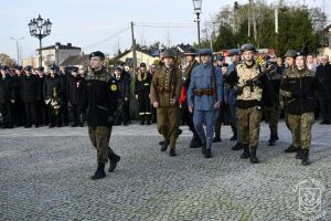 Uroczystości patriotyczne pod Pomnikiem Niepodległości