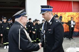 Gminny Dzień Strażaka w Strykowie. Wręczenie odznaczeń zasłużonym Druhom i Druhnom.