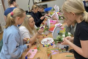 Warsztaty Florystyczne dla mam i dzieci w DK Stryków