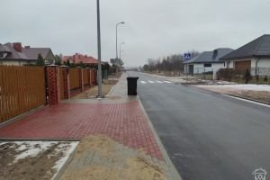 Budowa wodociągu w Słonecznej i Akacjowej w Strykowie, po wykonaniu wodociągu i kanalizacji sanitarnej wraz z przyłączami