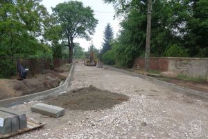 Przebudowa Placu Staszica w Bratoszewicach - stan w trakcie trwania inwestycji