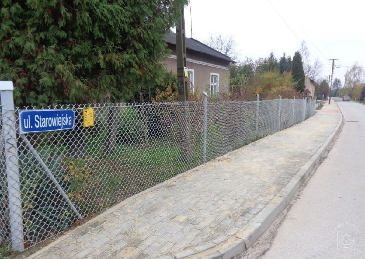 Przebudowa ulicy Starowiejskiej w Dobrej – 604 580,67 zł